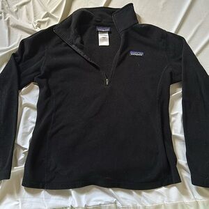 Black Patagonia quarter zip, fleece